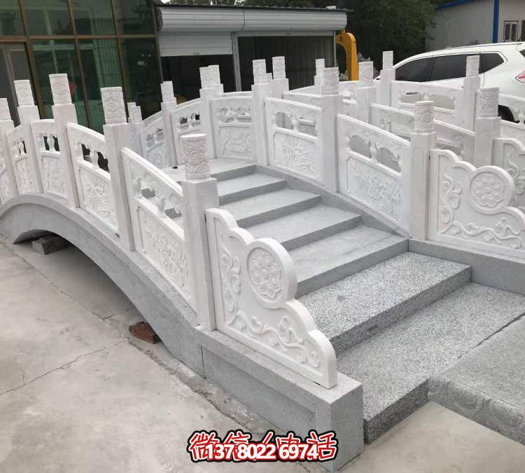 美麗的漢白玉石拱橋，伴您一路暢游！