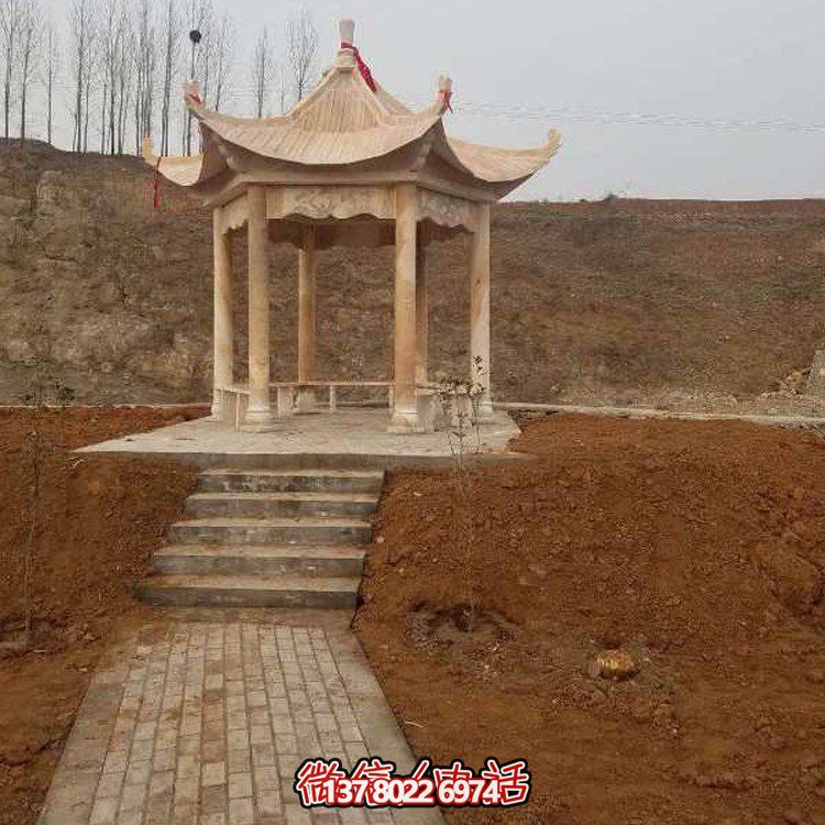 色彩斑斕的晚霞紅涼亭，讓您享受中式園林的繽紛景點(diǎn)