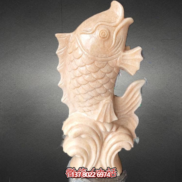 集大理石石雕、水景擺件、鯉魚雕塑于一體的精美藝術(shù)品
