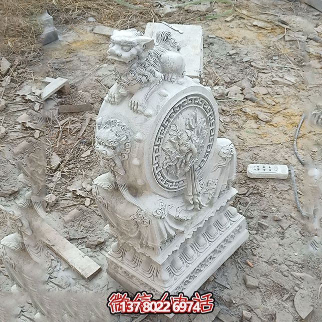 非凡的石雕獅子雕塑，點綴精致的庭院別墅