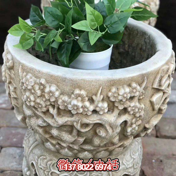 精美藝術(shù)石雕花盆，讓繁復(fù)多彩的花紋與浮雕結(jié)合，打造出精美的大理石雕塑