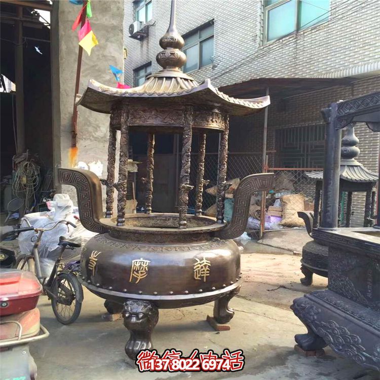 仿古寶蓋圓形香爐，擺放于寺廟、道觀等室內(nèi)
