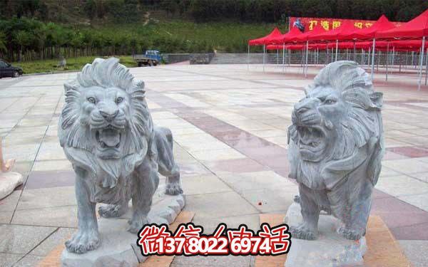 大型石雕獅子雕塑，給景區(qū)帶來濃厚的歷史氛圍