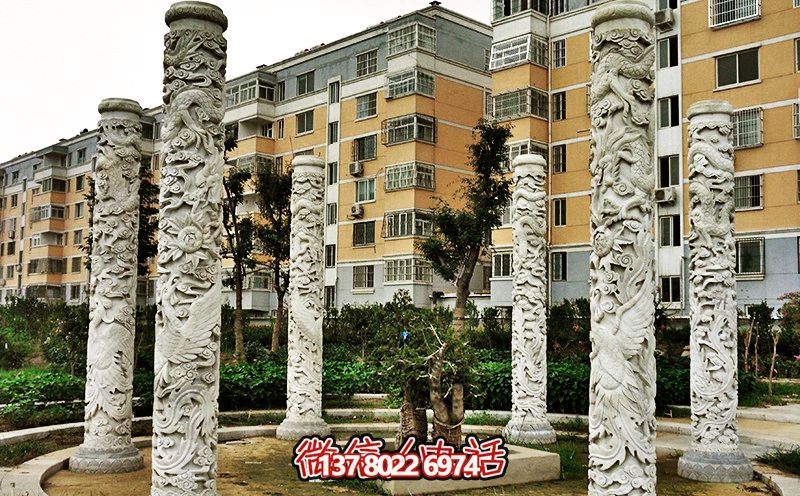 精美大理石浮雕龍柱，裝點(diǎn)小區(qū)花園