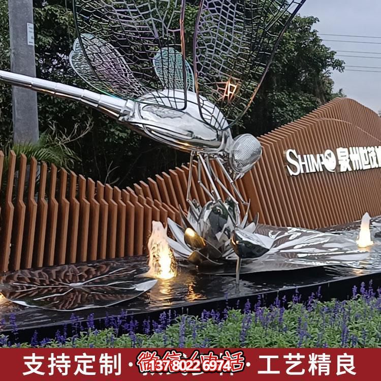 大型不銹鋼雕塑，為城市酒店、公園、商場及水景環(huán)境增添獨特景觀