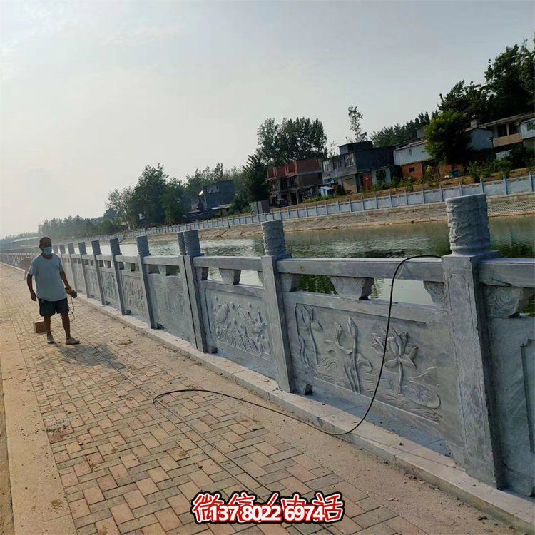 唯美的大理石欄桿雕塑，為園林景觀增添絕美風采