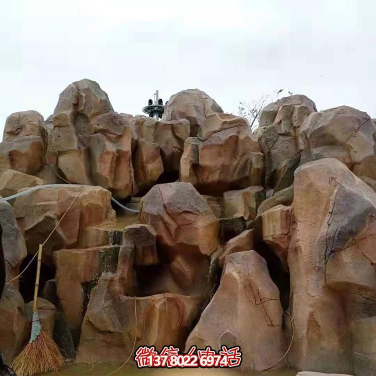 精致假山水泥裝飾游樂園，為小區(qū)提供無盡樂趣