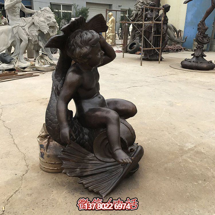 創(chuàng)意銅雕魚坐椅，讓兒童享受景觀之美