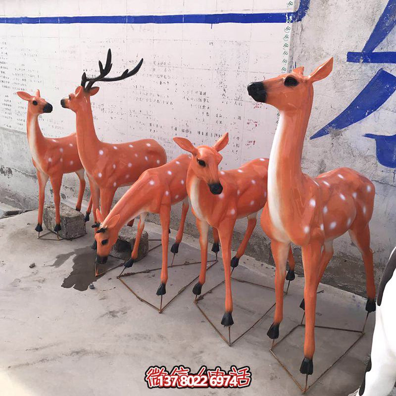 彩繪玻璃鋼雕塑鹿，靜謐優(yōu)雅完美綻放