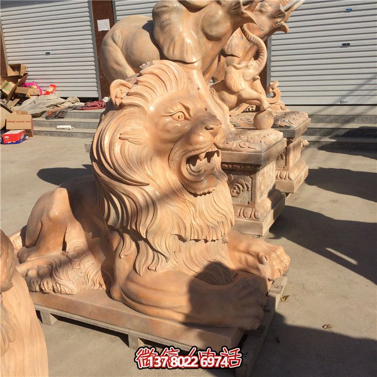 傳統(tǒng)文化與現(xiàn)代藝術的完美結(jié)合——戶外紅石雕獅子雕塑 傳統(tǒng)文化與現(xiàn)代藝術的完美結(jié)合——戶外紅石雕獅子雕塑