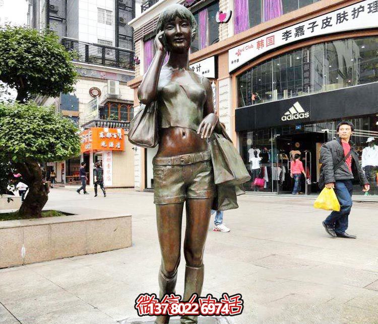 精美銅雕女孩雕塑——帶你暢游街頭，體驗夢幻快樂時光