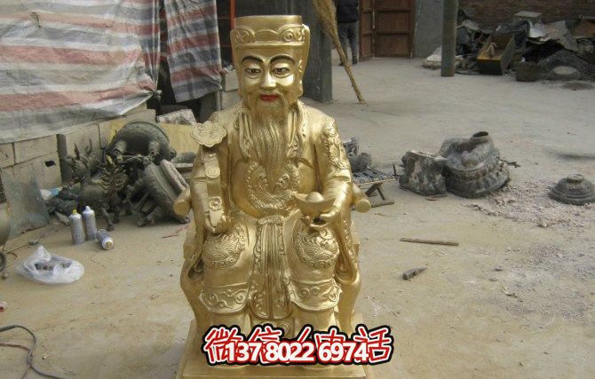 手工制作的供奉佛像，傳承古老文化的精粹