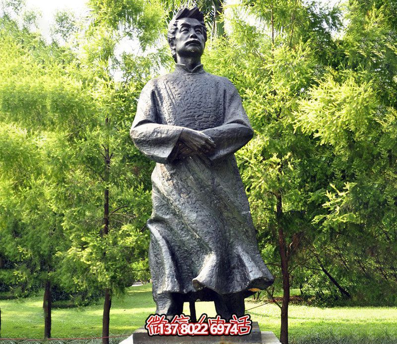 玻璃鋼魯迅人物雕塑，為公園景觀裝飾點綴