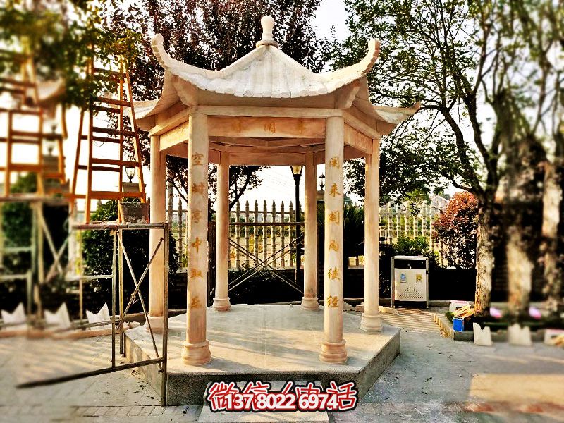 仿古涼亭，擺放在庭院里，欣賞美麗晚霞，營造休閑小區(qū)紅色氛圍