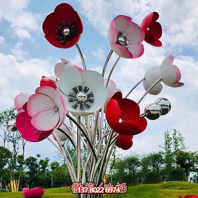 不銹鋼彩繪大型花朵雕塑，為景區(qū)廣場增添色彩
