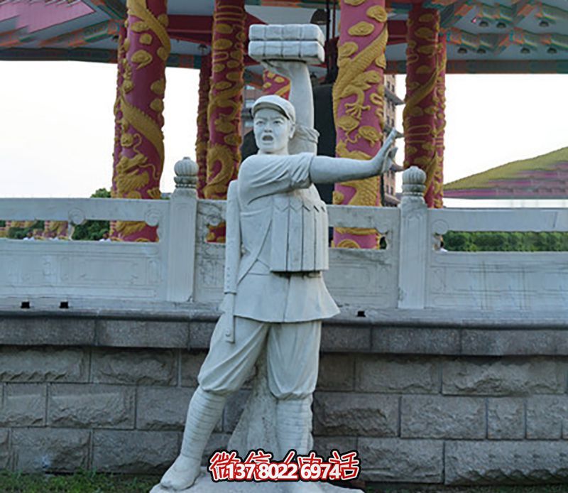 董存瑞景觀雕塑，點(diǎn)綴廣場(chǎng)景觀