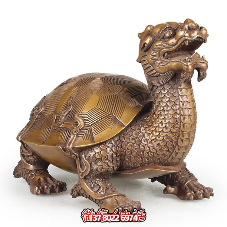 巨型銅雕龍龜?shù)袼?，拙樸寺廟裝點