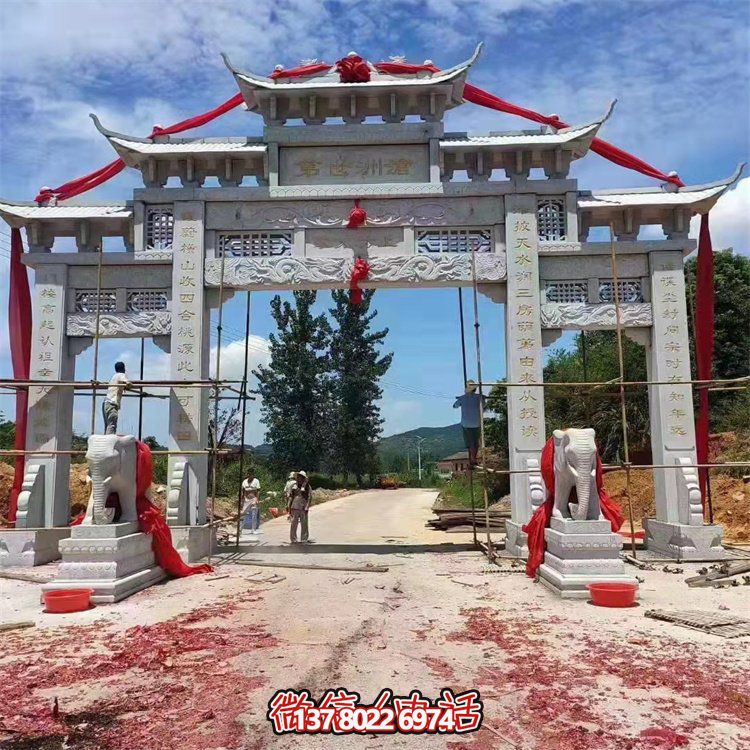 集道路四柱、花崗巖、花崗石雕和牌樓于一體的精美絕倫藝術(shù)品