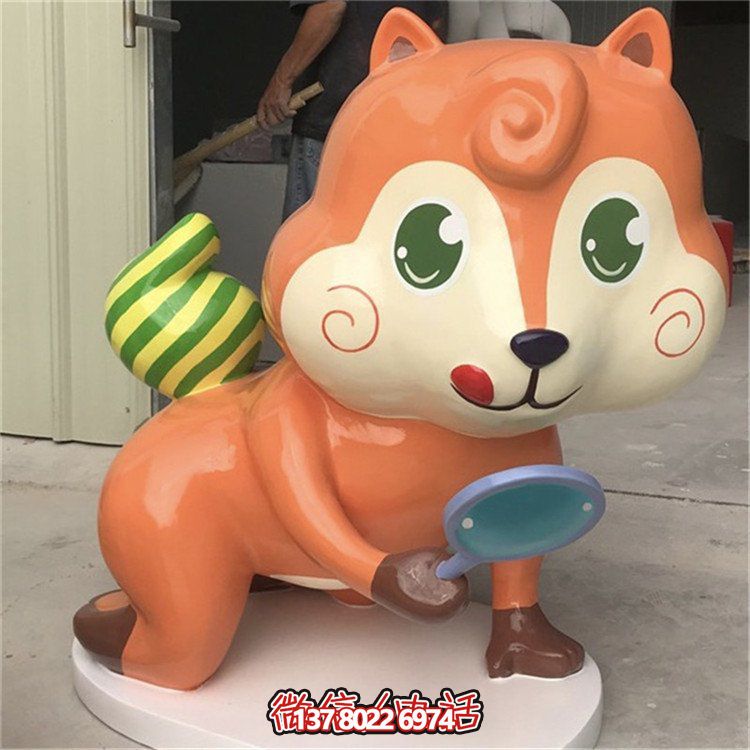玻璃鋼結(jié)構(gòu)兒童樂園，卡通松鼠公仔裝飾