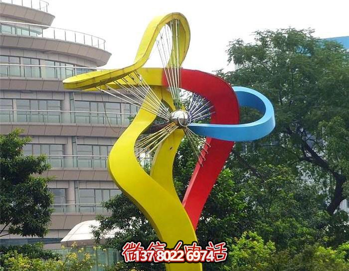 美輪美奐的不銹鋼彩虹舞景觀雕塑，點(diǎn)綴小區(qū)環(huán)境