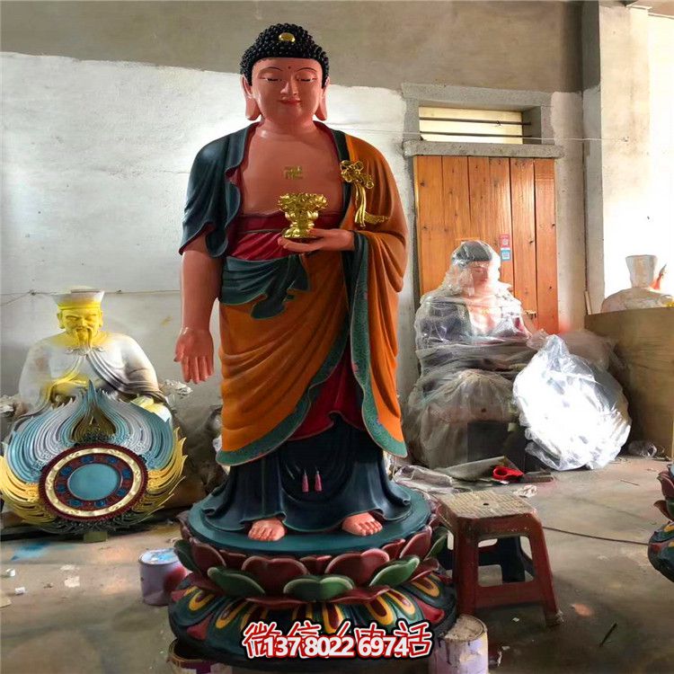 玻璃鋼彩繪神佛三圣雕塑，為景區(qū)大型景觀裝飾品