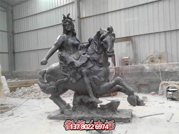 超越傳統(tǒng)，探索未知的玻璃鋼騎馬擺件