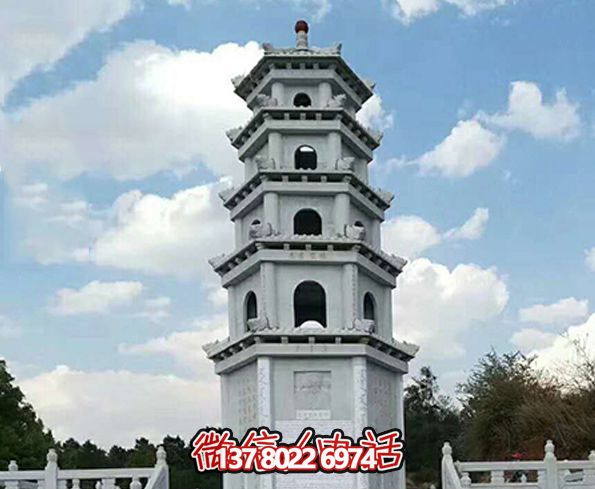 精美多層大理石寶塔，見證古老寺院的美麗景觀