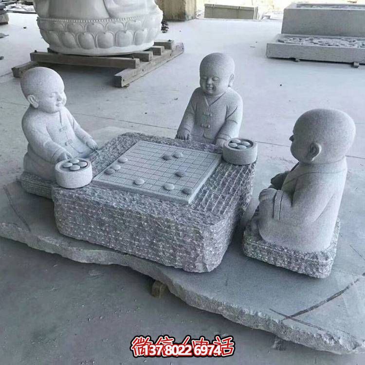 花崗巖雕像裝點庭院，打造精致奇趣景觀