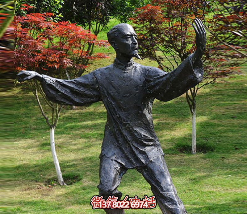 公園太極銅雕裝飾，增添運動人物氣息