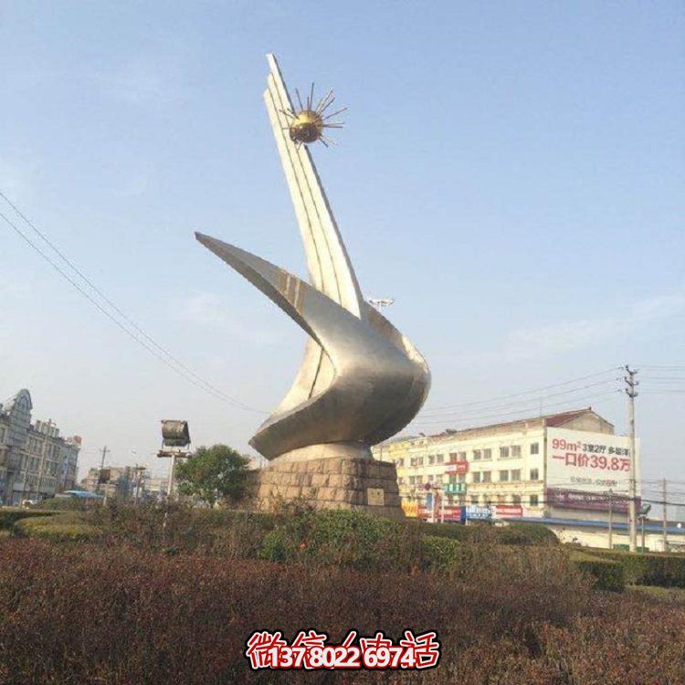 大型不銹鋼鏡面擺件，點(diǎn)綴美麗園林景觀