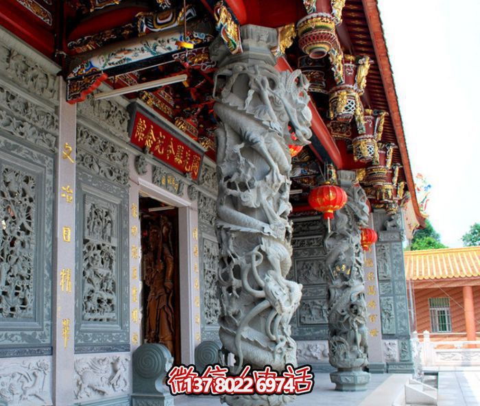 龍柱浮雕，裝飾寺廟門前景觀