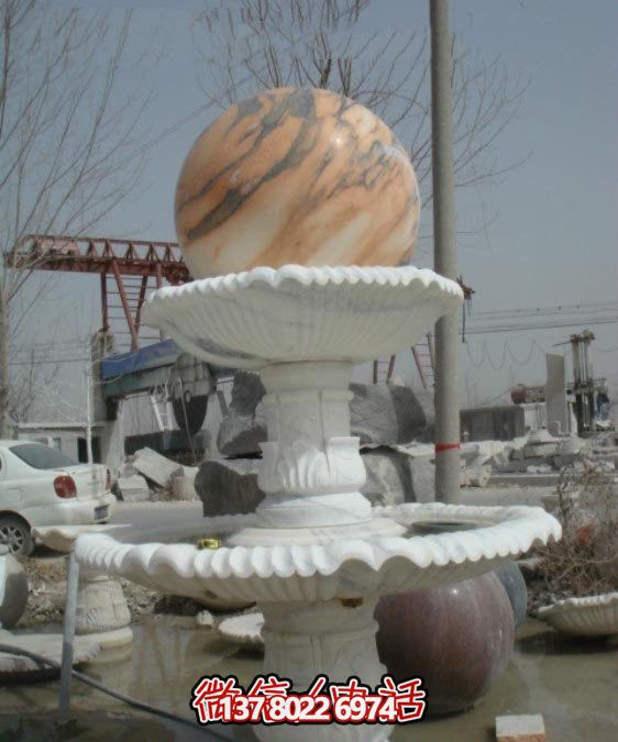公園完美融合大理石、風(fēng)水球、噴泉和雕塑的美景