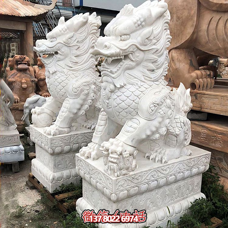 大型漢白玉石雕麒麟雕塑，為您的庭院門口增添獨(dú)特景觀