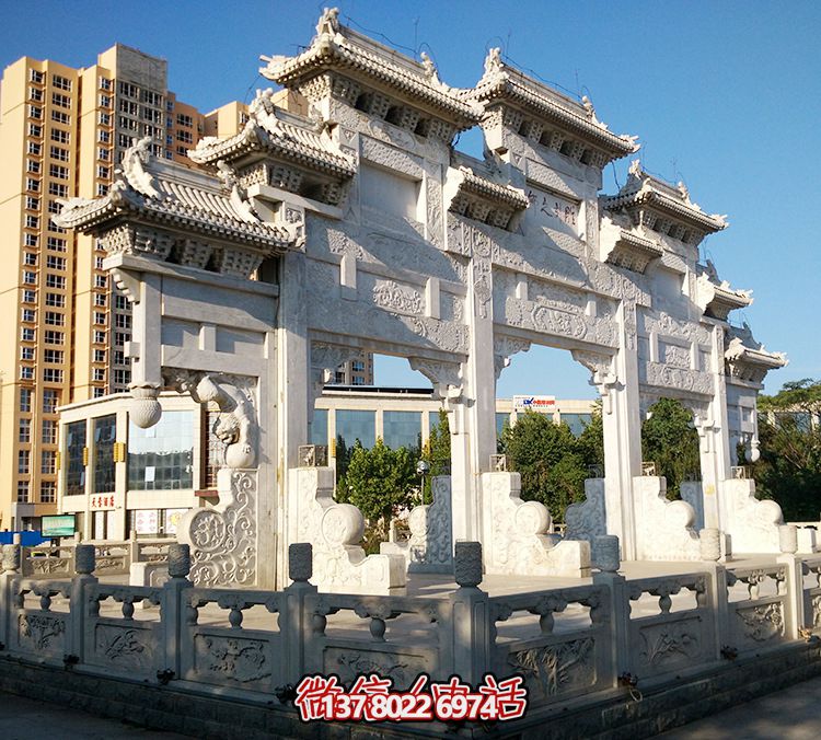 精美石雕牌坊，給城市的小區(qū)增添了一抹精致的文化氣息