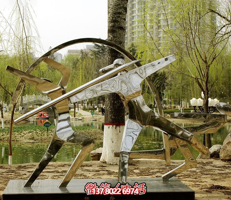 不銹鋼鏡面標槍雕塑——精致、創(chuàng)意、華美